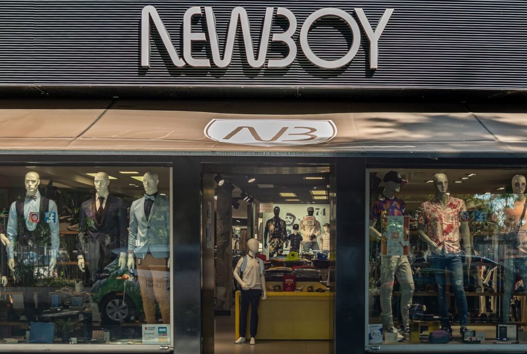 devanture du magasin newboy, boutique de vetements a la reunion situee dans la ville du port